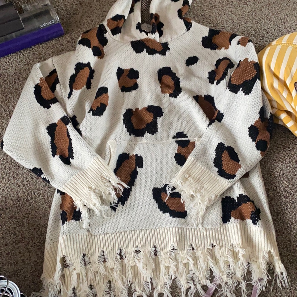 Cheetah Pullover. Medium